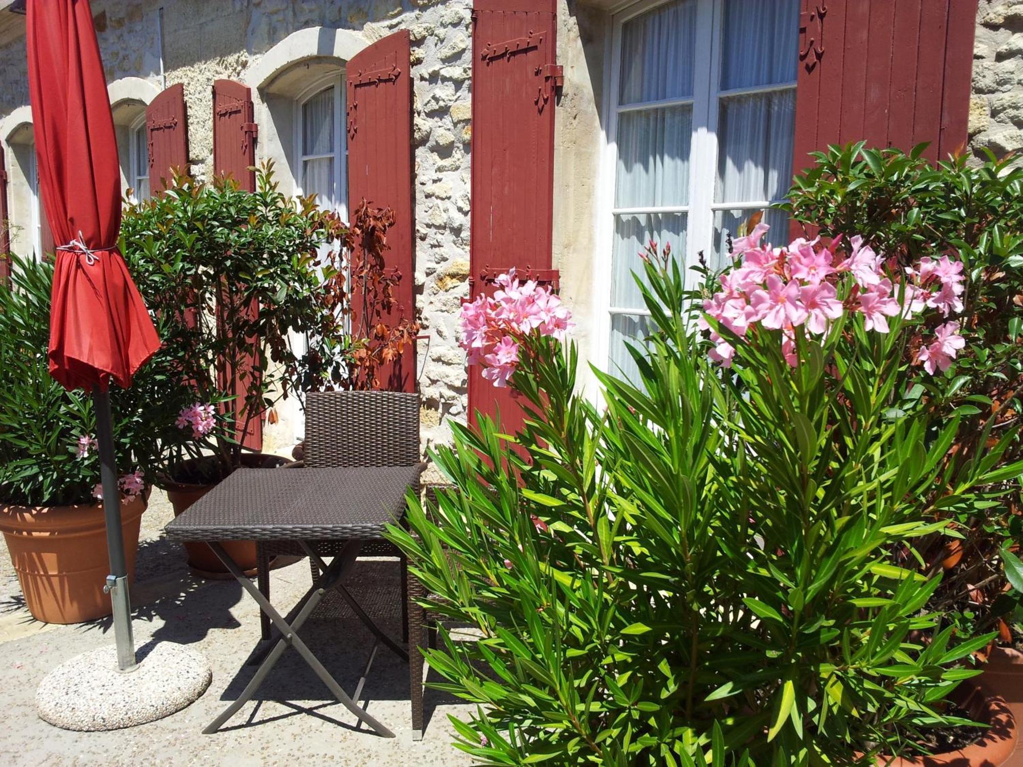 Hotel De Provence Tarascon Buitenkant foto